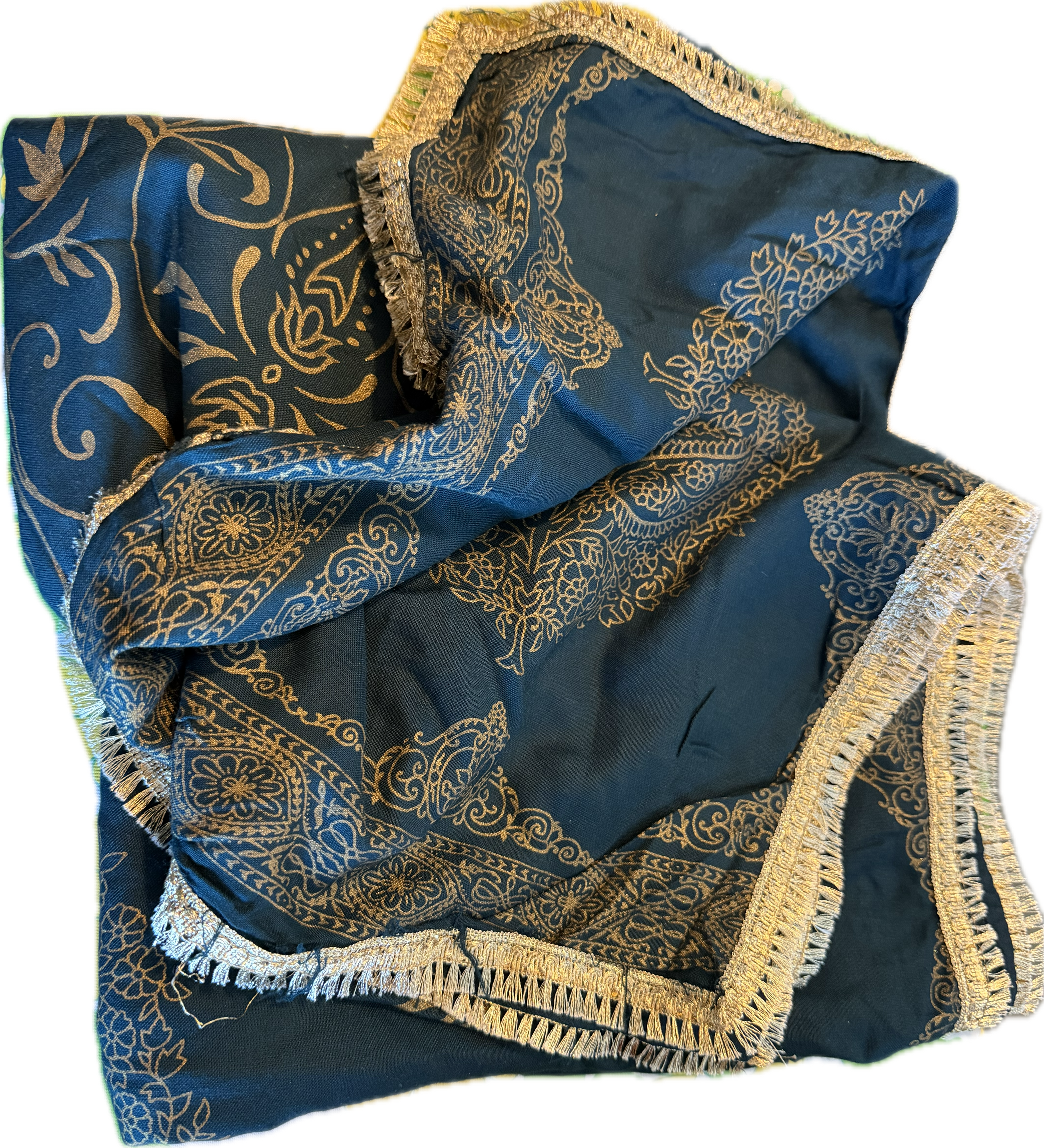 Linen shawl with four sided lace
